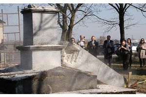 Это кощунство и оскорбление исторической памяти
