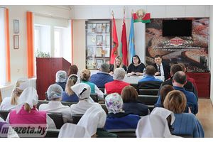 Алеся Луковская встретилась с коллективом Молодечненского хлебозавода
