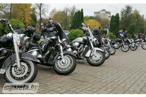 Молодечно прощалось с мотосезоном под рев моторов и дружеские напутствия