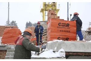 Местные на субподряде. Организация из Молодечно строит дом в Логойске на 120 квартир
