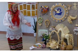 В библиотеке агрогородка Лебедево со школьниками говорили о фольклоре и не только