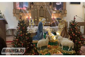 В католических храмах проходят рождественские богослужения.