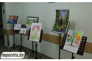 В Молодечненской детской больнице проходит выставка детских рисунков