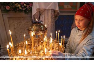 Православные верующие празднуют Благовещение Пресвятой Богородицы