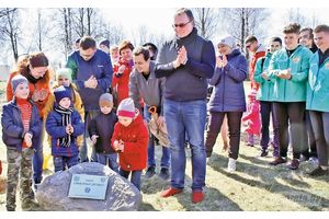 У Маладзечне закладзена алея сямейных дрэў