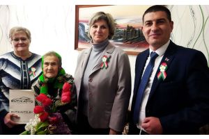 Актив Марковского и Лебедевского сельсоветов поздравили бывшую малолетнюю узницу Рудницкую Анну с 80-летием Великой Победы