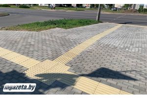 Продолговатые линии и точки: что обозначают желтые плиточки