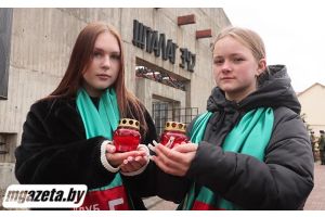 Скорбь о прошлом и призыв к миру и гуманизму в настоящем и будущем: у стен Шталага-342 прошел митинг