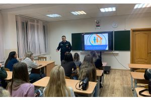 Вопросы безопасности и здоровья детей обсудили на общешкольном родительском собрании