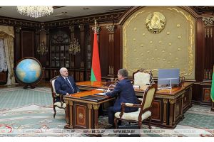 Лукашенко: профсоюзы должны быть мощной базой для поддержания стабильности в белорусском обществе
