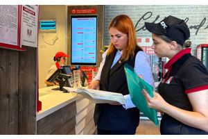 Всё ли в порядке на полках магазинов и в объектах питания Молодечненского района?