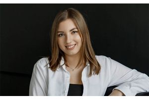 Клумба Победы возле школы