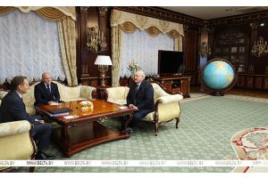 Лукашенко на встрече с Нарышкиным: надо посоветоваться по некоторым вопросам, как будем действовать дальше