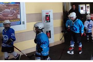 В хоккей играют… маленькие мужчины