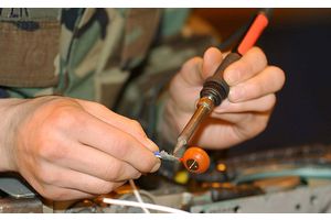 Пенсионер из Молодечно собрал ламповый стереоусилитель звука класса High-End на основе старого телевизора