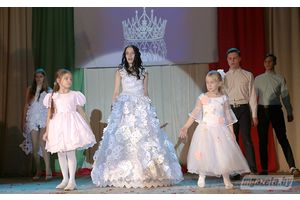 Прыгожыя і крэатыўныя -- гэта дзяўчаты з БРСМ