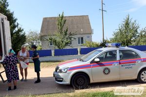 Автомагазин работал в  сопровождении автомобиля МЧС