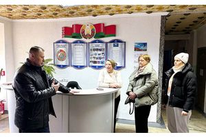 23.01.2025 депутат Палаты представителей УШАЦКИЙ Д.И. провел встречи с коллективами «Молодечненская СДЮШОР профсоюзов «Молодость» и ГУ «Минский областной драматический театр» 