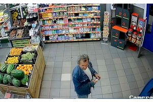 В Молодечно ищут мужчину, который расплатился за водку утерянной банковской картой