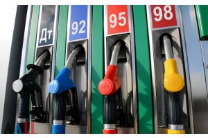 Автомобильное топливо с 26 апреля подорожает в Беларуси на 2 копейки
