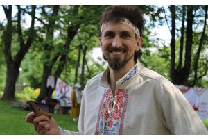 Тысячы птушачак навучыў «спяваць»