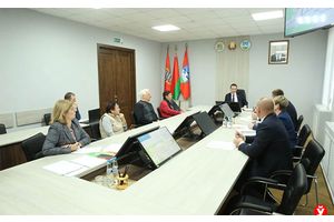 Пляжа нет, дорога плохая, магазин закрылся: на что еще пожаловались жители агрогородка Занарочь