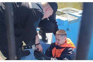 Как сотрудники Молодечненского ГРОЧС спасли семью утят