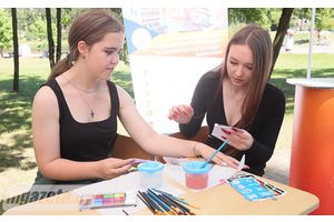 В парке культуры и отдыха нашего города проходят мероприятия ко Дню молодежи и студенчества