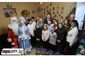 Александр Кохан принял участие в акции «Наши дети» в поселке Чисть