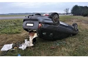 «Форд» перевернулся в кювете на минской трассе под Молодечно