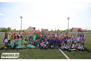 Футбольные мячи -- к Международному дню защиты детей