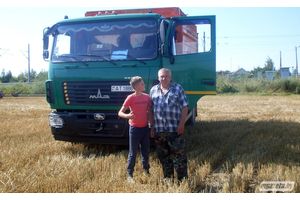 Жніво - час гарачы. Лебедзеўцы працуюць з раніцы да вечара