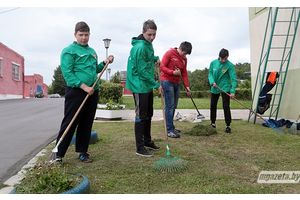 Специалист службы занятости о том, как заработать подростку в Молодечно