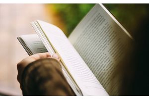 Молодежи предлагают снять видеололик о книге на военную тему