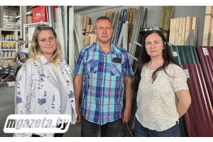Не только строительные материалы и продукты уносят с собой покупатели магазинов «Стройпродукт» – обязательно районную газету