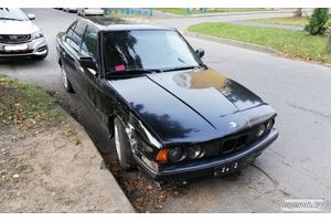 Угнал БМВ и повредил еще два автомобиля