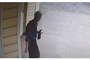 Молодечненец нашёл в магазине чужой кошелёк – деньги забрал, портмоне выбросил