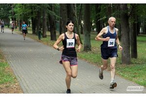 От 13 до 82. В парке Молодечно пробежали марафон Победы