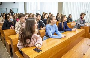 Стало больше бюджетников. В Минобре рассказали о тенденциях на всех уровнях образования
