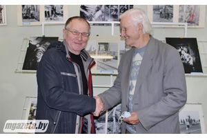 Радыё з радзімы Шукшына, югаслаўская друкарская машынка і фота часоў СССР