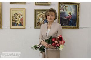 У храме мастацтва -- іконы святыя