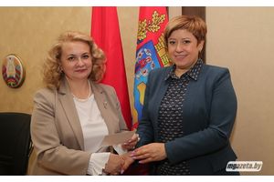 В Молодечно вручили удостоверение депутата