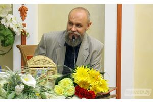 Мастак Мікалай Аўчыннікаў адзначыў юбілей выстаўкай і сабраў сяброў і калег