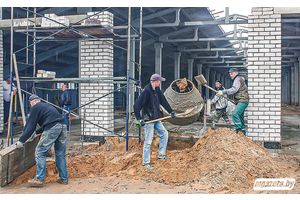 Ля Вялікіх Кашэўнікаў будуецца кароўнік