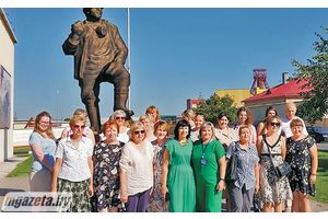 Салігорск сустракае гасцей: сфатаграфаваліся на фоне тэрыконаў, падняліся на званіцу самага вялікага храма Беларусі