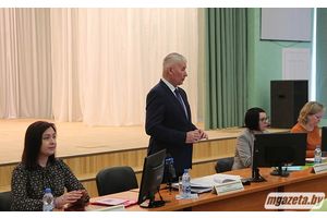 В гимназии №10 Молодечно состоялось совещание главного управления по образованию Минского облисполкома