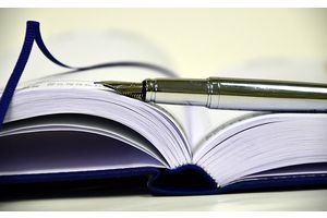Решил написать жалобу, но похитил книгу жалоб