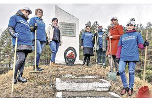 Благоустроить и почтить память погибших. Памятный знак в Саковщине