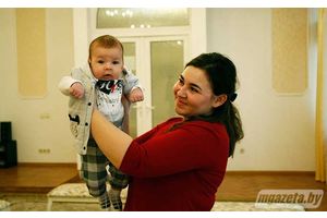 В Молодечно торжественно зарегистрировали тысячного новорожденного