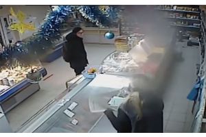 Разыскивается мужчина, подозреваемый в хищении денег из кассы в магазине
